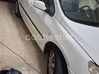 Usado Peugeot 307 110 CV (80 kW) 2001 Blanco Utilitario