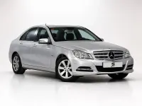 Usado Mercedes C180 156 CV (114 kW) 2012 Gris / plata Berlina