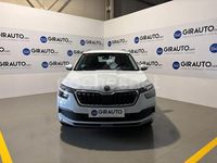Usado Skoda Kamiq Ambition 95 CV (69 kW) 2021 Blanco SUV