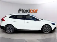 Usado Volvo V40 Momentum 150 CV (110 kW) 2017 Blanco Berlina