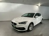 Usado Seat Leon Style 115 CV (84 kW) 2021 Blanco Berlina