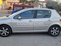 Usado Peugeot 307 110 CV (80 kW) 2005 Gris / plata Berlina
