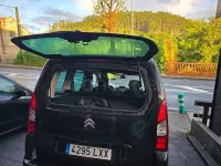 Usado Citroën Berlingo Feel 120 CV (88 kW) 2016 Negro Monovolumen