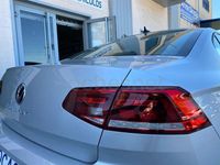 Usado VW Passat Business 150 CV (110 kW) 2021 Gris / plata Berlina