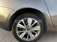 Usado Citroën Grand C4 Picasso Feel 120 CV (88 kW) 2016 Marrón Monovolumen
