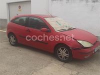 Usado Ford Focus Trend 115 CV (84 kW) 2001 Rojo Berlina