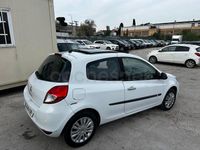 Usado Renault Clio II Dynamique 105 CV (77 kW) 2009 Blanco Berlina