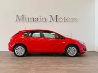 Usado Opel Astra Selective 110 CV (80 kW) 2013 Rojo Berlina