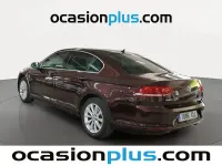 Usado VW Passat Advance 120 CV (88 kW) 2018 Rojo Berlina