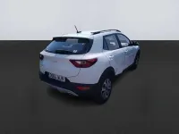 Usado Kia Stonic 84 CV (61 kW) 2023 Blanco SUV