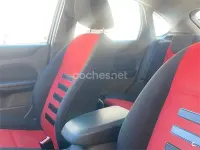 Usado Ford Focus Trend 109 CV (80 kW) 2009 Granate Berlina