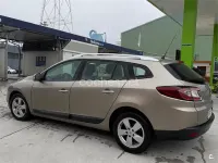 Usado Renault Mégane GrandTour Dynamique 105 CV (77 kW) 2009 Gris / plata Familiar