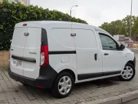 Usado Dacia Dokker Essentiel 107 CV (78 kW) 2021 Blanco Monovolumen