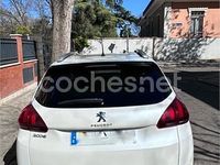 Usado Peugeot 2008 Style 100 CV (73 kW) 2018 Blanco SUV