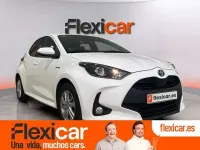 Usado Toyota Yaris Active 99 CV (72 kW) 2020 Blanco Utilitario