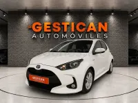 Usado Toyota Yaris Hybrid Active 116 CV (85 kW) 2022 Blanco Berlina