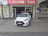Usado Toyota Yaris Hybrid Business Edition 116 CV (85 kW) 2022 Blanco Berlina