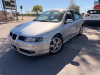 Usado Seat Leon Sport 150 CV (110 kW) 2003 Gris / plata Utilitario