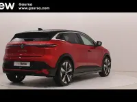Usado Renault Mégane Techno 96 kW (131 CV) 2023 Carrocería negro brillante con techo gris Berlina
