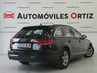 Usado Audi A4 150 CV (110 kW) 2018 Negro Familiar