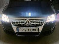 Begagnad VW Passat Highline 140 HK (102 kW) 2006 Blå Sedan