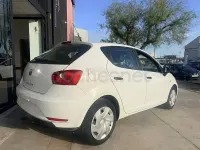 Usado Seat Ibiza Reference 70 CV (51 kW) 2012 Blanco Berlina