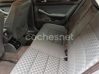 Usado Audi A6 163 CV (119 kW) 2004 Gris / plata Berlina