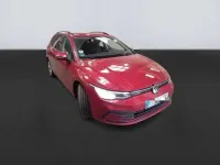Usado VW Golf VIII Life 116 CV (85 kW) 2021 Rojo Familiar