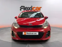 Usado Kia Rio 84 CV (61 kW) 2017 Rojo Berlina