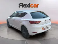 Usado Seat Leon Style 130 CV (95 kW) 2019 Blanco Berlina