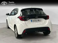 Usado Toyota Yaris Hybrid Active 116 CV (85 kW) 2024 Blanco Berlina