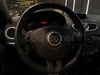 Usado Renault Clio II 85 CV (62 kW) 2007 Gris / plata Berlina