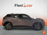 Usado Peugeot 2008 Active 101 CV (74 kW) 2023 Gris SUV