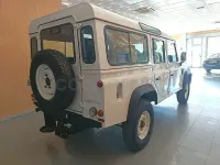 Usado Land Rover Defender SE 122 CV (89 kW) 2016 Blanco Familiar