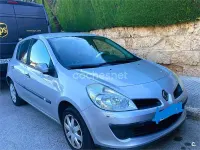Begagnad Renault Clio II Authentique 75 HK (55 kW) 2007 Grå Sedan