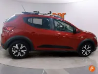 Usado Dacia Sandero Essentiel 101 CV (74 kW) 2021 Rojo Utilitario