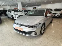 Usado VW Golf VIII Life 110 CV (80 kW) 2024 Gris / plata Berlina
