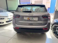 Usado Jeep Compass Longitude 120 CV (88 kW) 2019 Gris / plata SUV