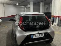 Usado Toyota Aygo X-play 72 CV (52 kW) 2021 Gris / plata Utilitario