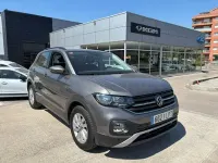 Usado VW T-Cross Advance 95 CV (69 kW) 2021 Gris / plata SUV