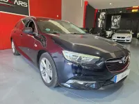 Usado Opel Insignia Selective 136 CV (100 kW) 2017 Negro Familiar