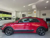 Usado Kia Niro 141 CV (103 kW) 2022 Rojo SUV
