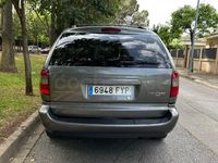 Usado Chrysler Voyager 143 CV (105 kW) 2007 Beige Monovolumen