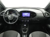 Usado Toyota Aygo X Play 72 CV (52 kW) 2024 Gris / plata SUV