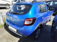Usado Dacia Sandero Stepway 90 CV (66 kW) 2015 Azul Berlina