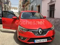 Usado Renault Mégane Zen 110 CV (80 kW) 2017 Rojo Berlina