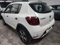 Usado Dacia Sandero Comfort 90 CV (66 kW) 2018 Blanco Utilitario