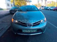 Usado Toyota Auris Hybrid Advance 136 CV (100 kW) 2014 Gris / plata Familiar