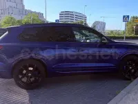 Käytetty VW Touareg R 462 HP (339 kW) 2024 Sininen Katumaasturi