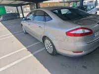 Usado Ford Mondeo Trend 140 CV (102 kW) 2009 Gris / plata Berlina